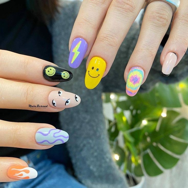 Albun De Uñas De Gelish Con Diseños