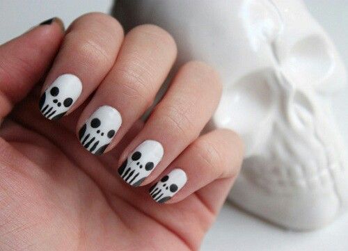 calavera-diseno-de-unas-halloween-2