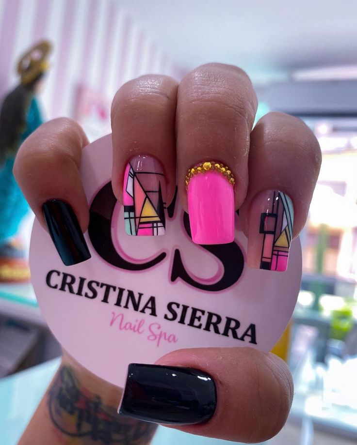 colores-de-esmalte-con-una-una-disenada-3
