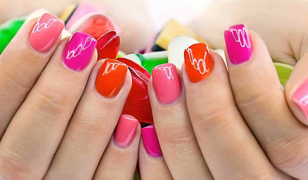 colores-de-esmalte-con-una-una-disenada-4