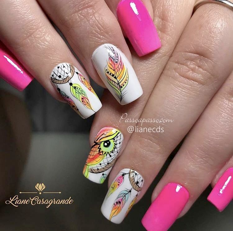 diseno-de-atrapa-suenos-con-gel-en-unas-manos-6