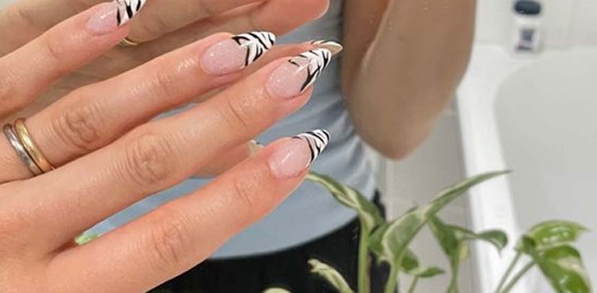 diseno-de-cebra-en-unas-gelish-3