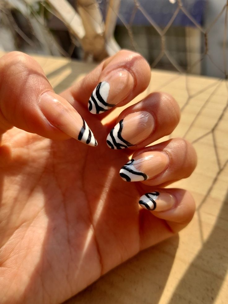 diseno-de-cebra-en-unas-gelish-5
