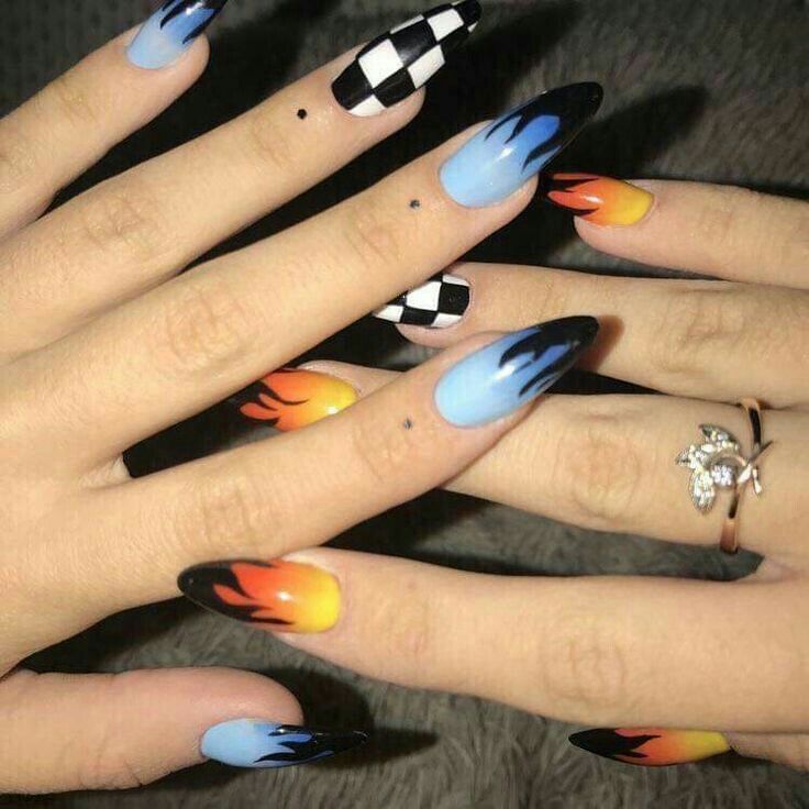 diseno-de-fuego-en-unas-azul-4