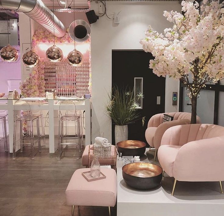 diseno-de-local-de-unas-rosa-palo-2