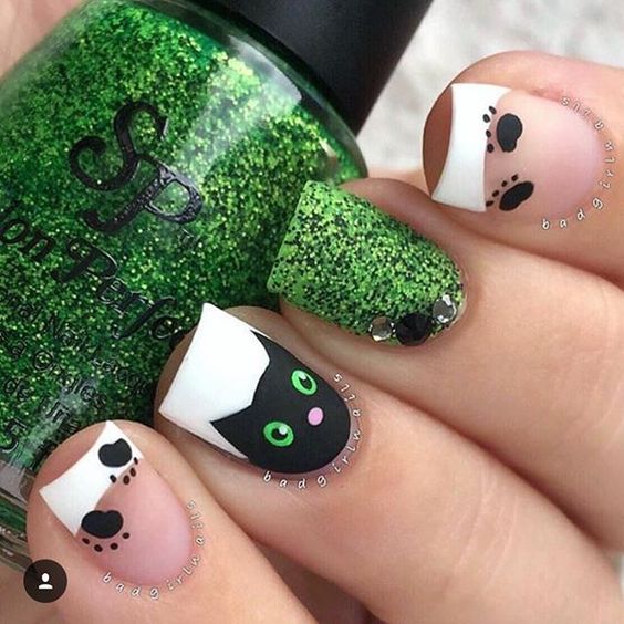 diseno-de-un-gato-en-unas-a-mano-6