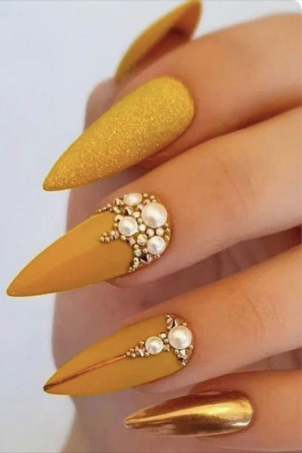 diseno-de-una-dorado-con-naranja-con-piedras-2