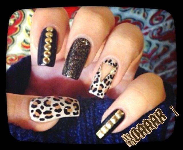 diseno-de-unas-acrilicas-en-animal-print-en-3d-5
