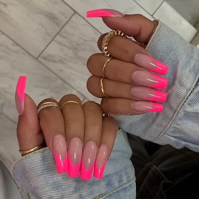 diseno-de-unas-acrilicas-en-color-fucsia-7