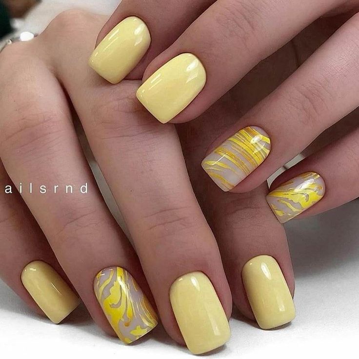 diseno-de-unas-acrilicas-en-tonos-amarillos-pastel-5