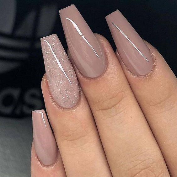 diseno-de-unas-acrilicas-nude-y-beige-7