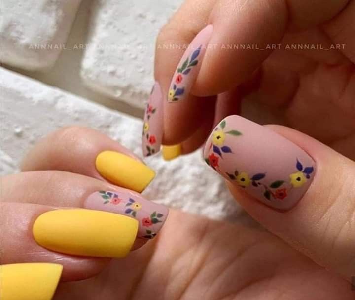 diseno-de-unas-amarillas-mate-5