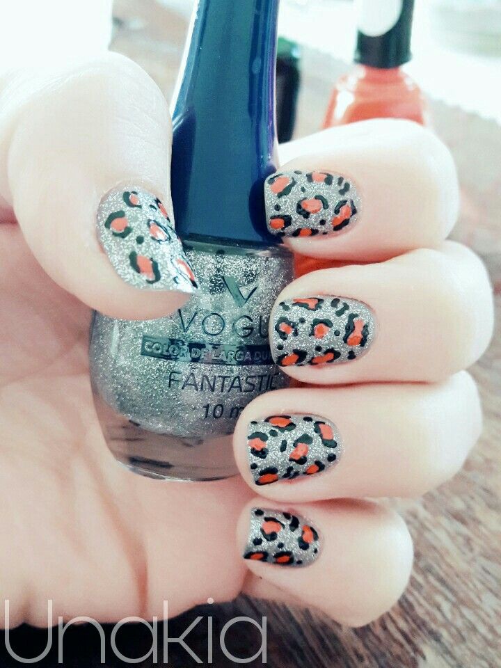 diseno-de-unas-azul-petroleo-animal-print-6