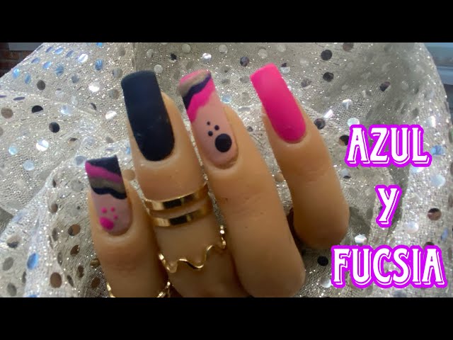diseno-de-unas-azul-rey-con-rosa-fiucha-6