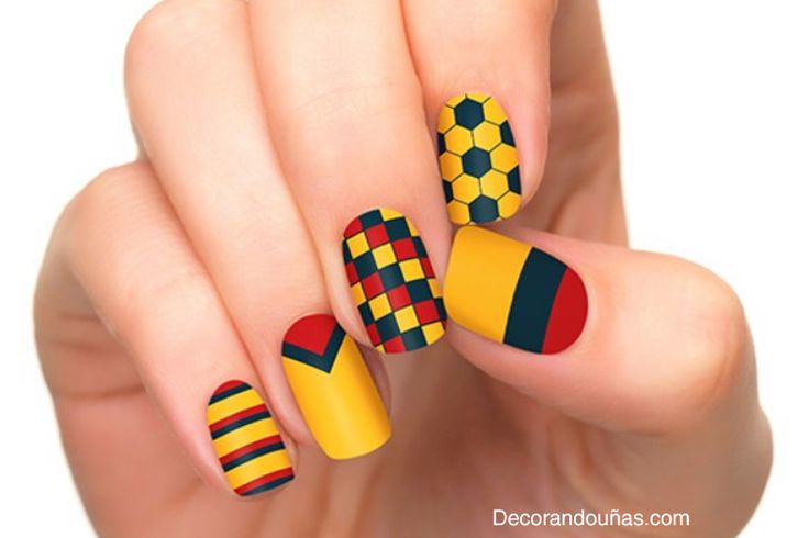 diseno-de-unas-bandera-de-ecuador-7