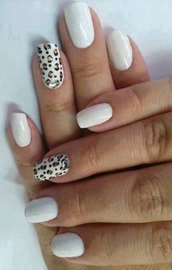 Diseño De Uñas Blancas Con Animal Print