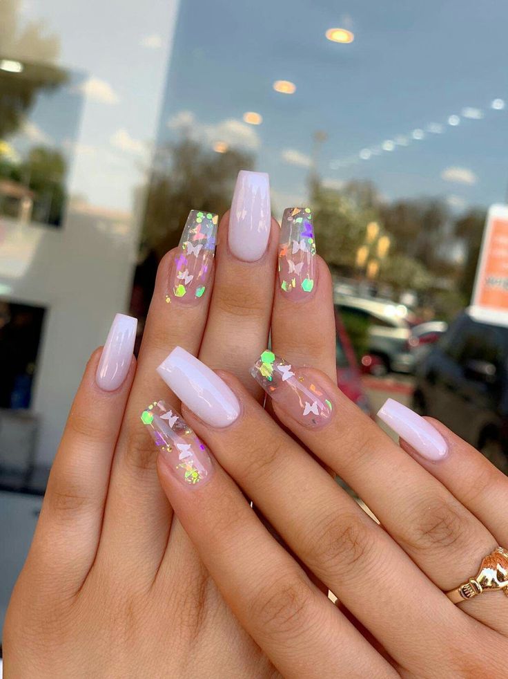 diseno-de-unas-blancas-con-mariposas-6