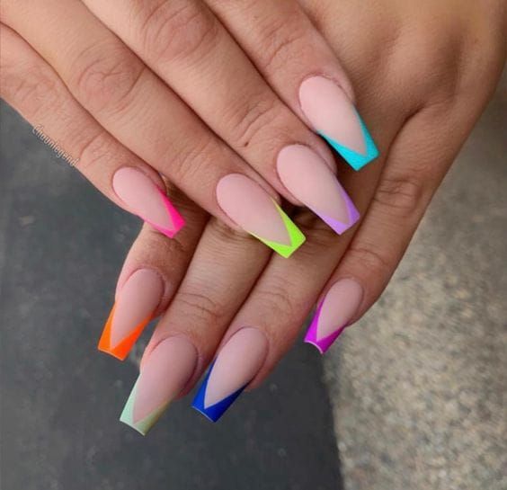 diseno-de-unas-bonito-neon-3