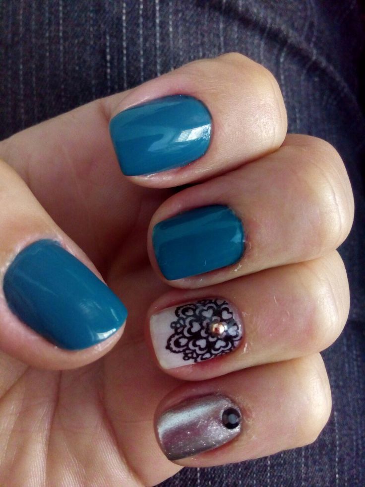 diseno-de-unas-color-azul-petroleo-4