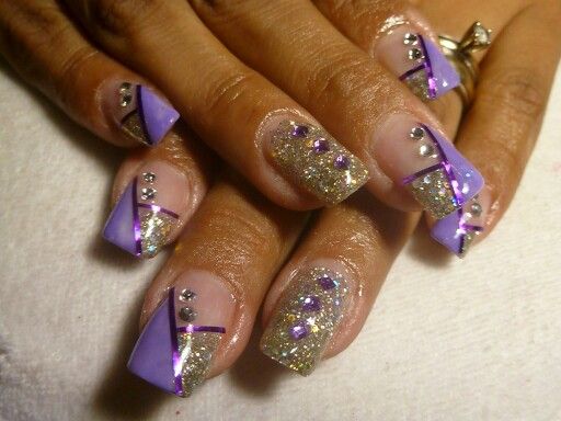 Diseño De Uñas Color Lila Con Plata