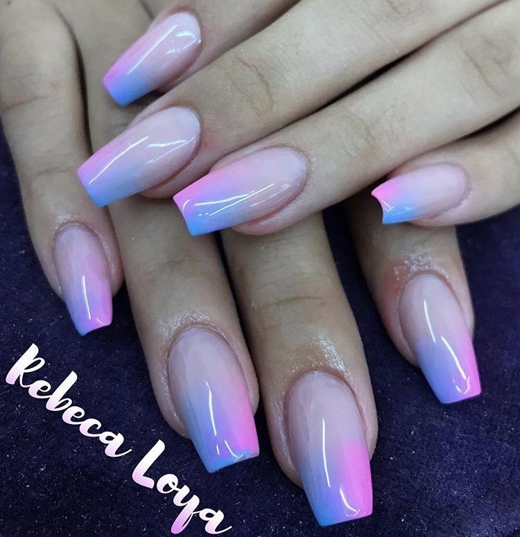 Diseño De Uñas Color Morado Rosa Y Azul