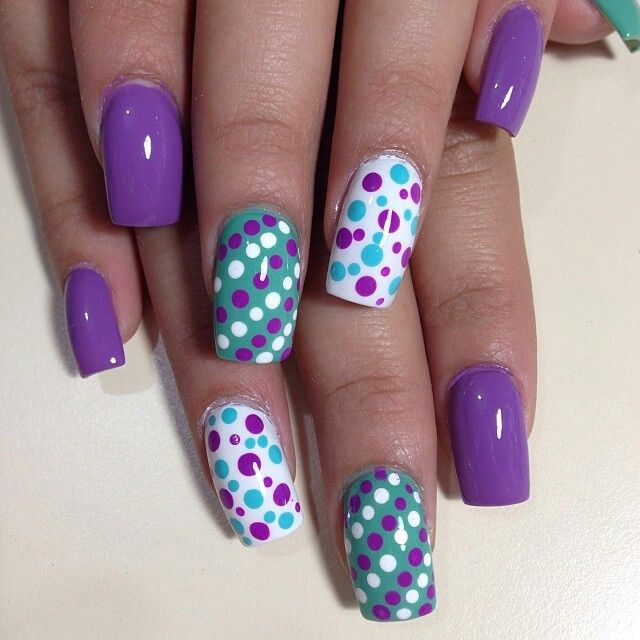 diseno-de-unas-color-morado-rosa-y-azul-3