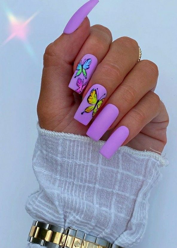 diseno-de-unas-color-morado-rosa-y-azul-6