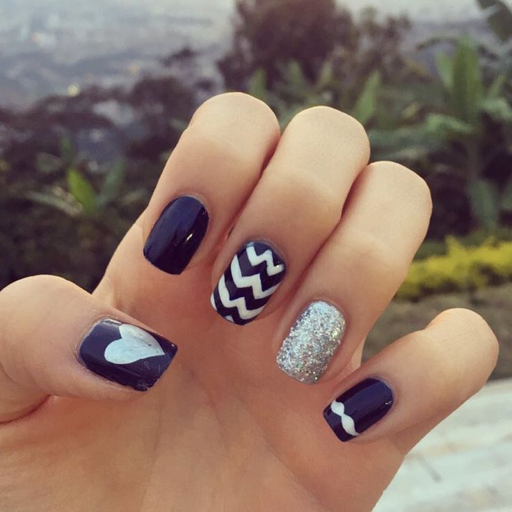 diseno-de-unas-color-negro-con-azul-c-3