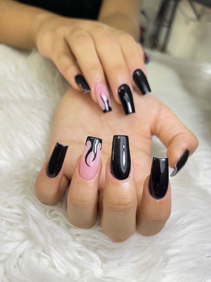 diseno-de-unas-color-negro-con-salmon-4