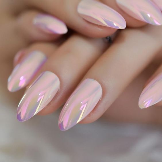 diseno-de-unas-color-rosa-metalico-2