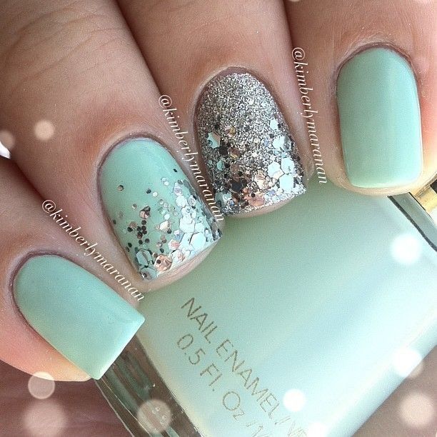 diseno-de-unas-color-verde-con-glitter-blanco-4