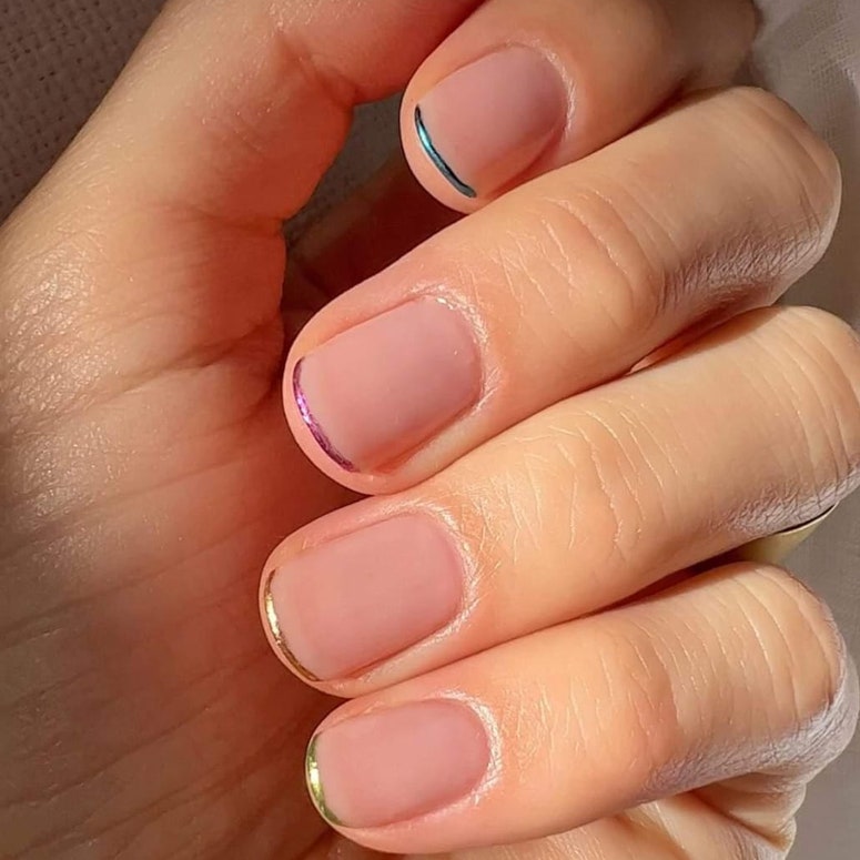 diseno-de-unas-colores-lisos-cortas-cuadradas-5