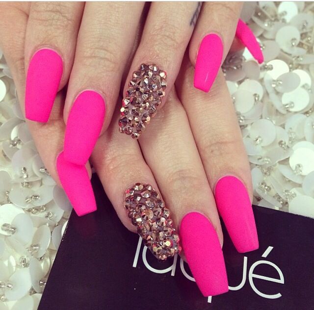 diseno-de-unas-colores-neon-rosa-5
