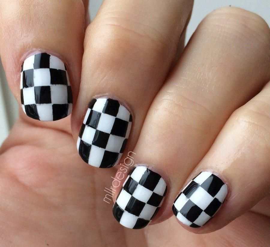 Diseño De Uñas Con Ajedrez