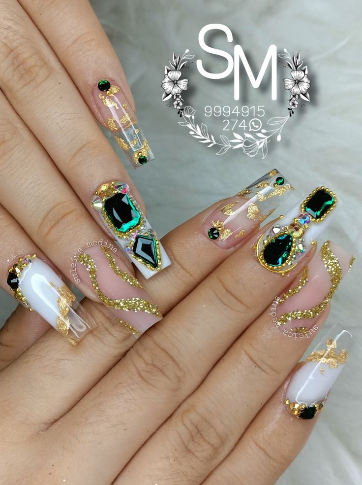 Diseño De Uñas Con Balines Y Cristales