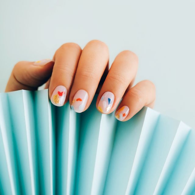diseno-de-unas-con-decorador-de-unas-4