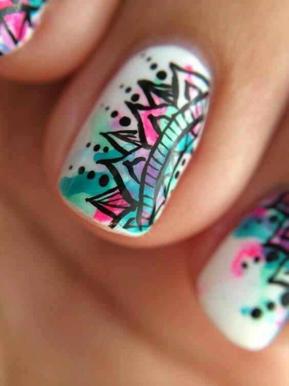 diseno-de-unas-con-diseno-de-mandala-7