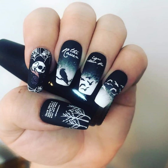diseno-de-unas-con-edgar-allan-poe-2
