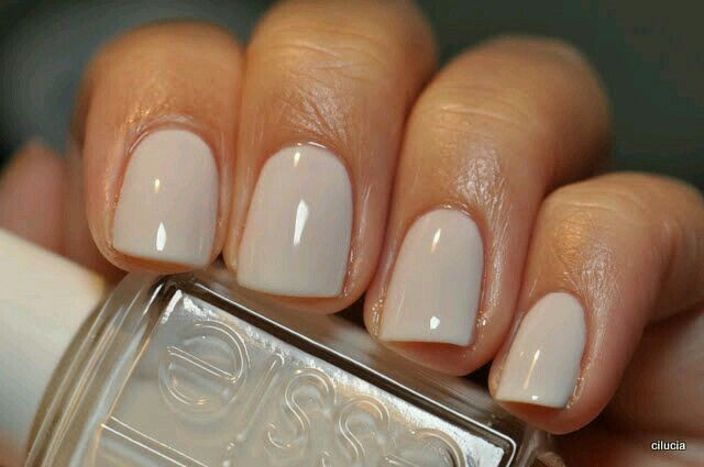 diseno-de-unas-con-esmalte-hueso-4