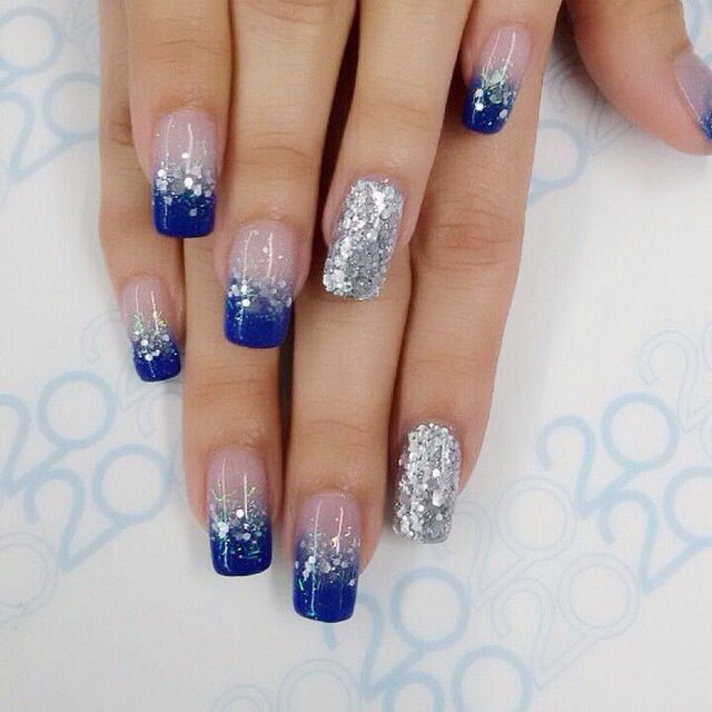 diseno-de-unas-con-glitter-plateado-y-azul-sencillas-2