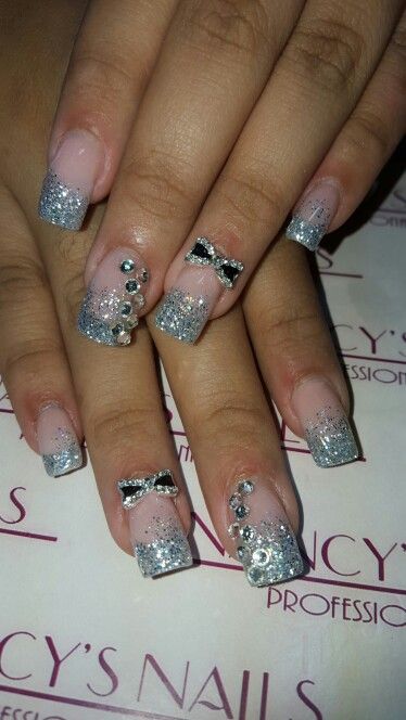 diseno-de-unas-con-glitters-en-cristal-6