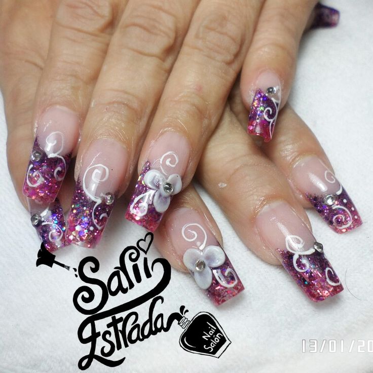 diseno-de-unas-con-grecas-morado-2