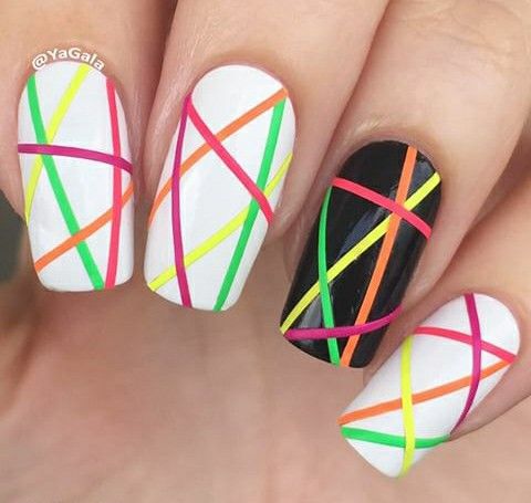 diseno-de-unas-con-lineas-de-colores-4