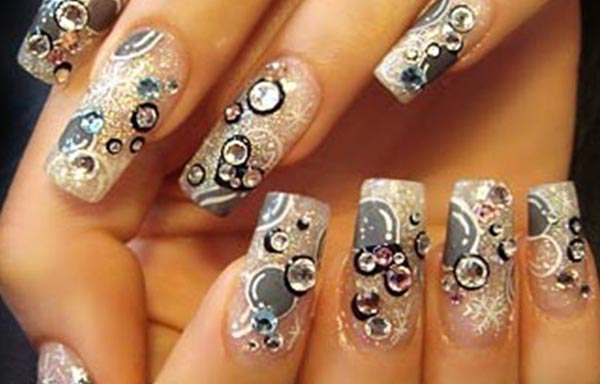 diseno-de-unas-con-piedras-preciosas-pero-pintadas-7