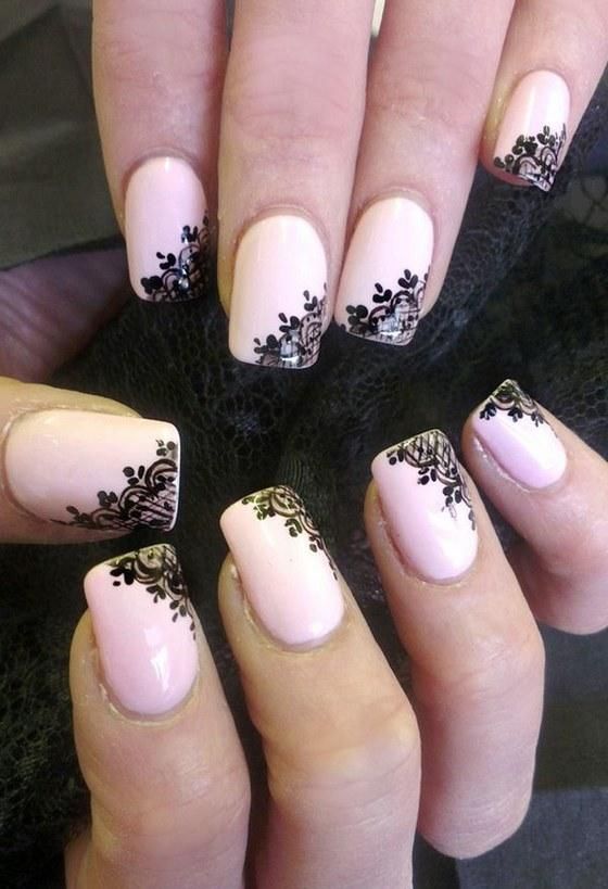 diseno-de-unas-con-sello-en-rosa-y-negro-2