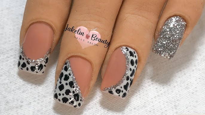 diseno-de-unas-cortas-gelish-animal-print-en-cafe-5