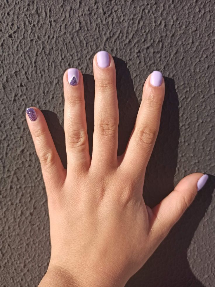 diseno-de-unas-cortas-lilas-6