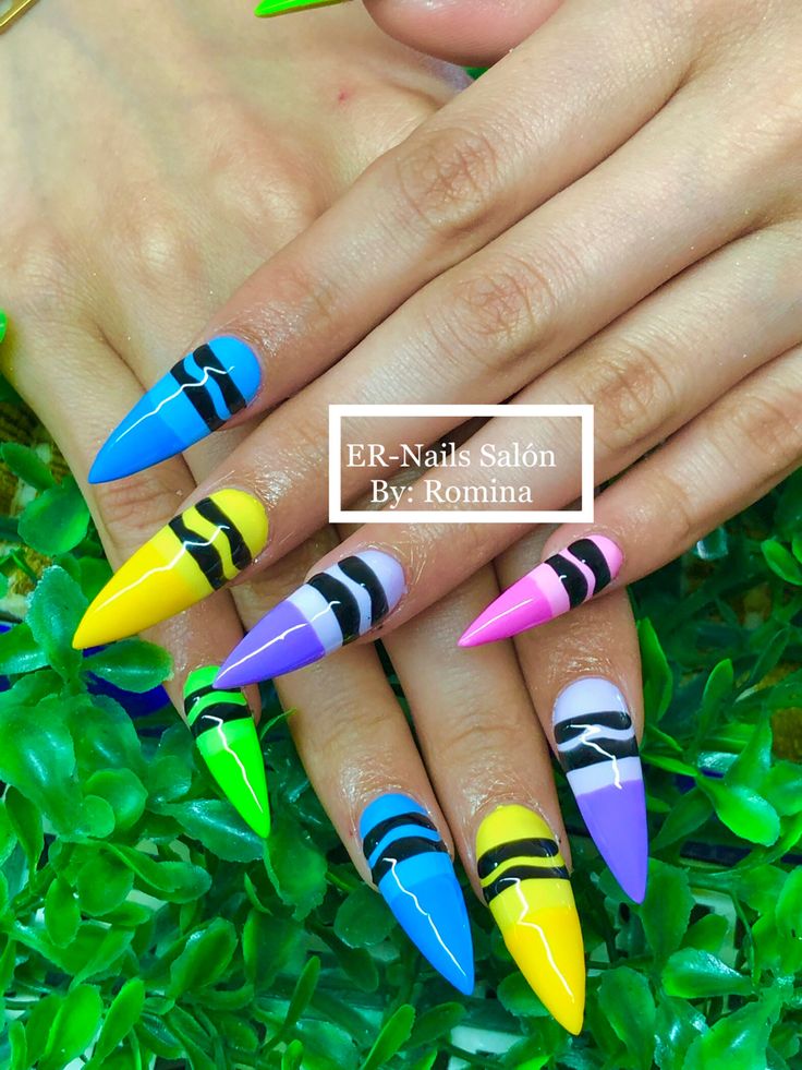 Diseño De Uñas Crayola