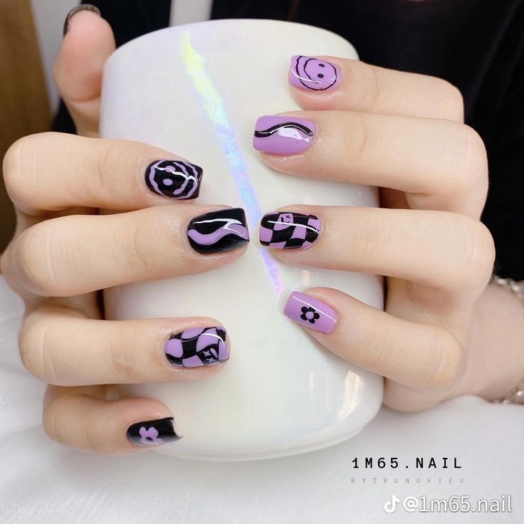 Diseño De Uñas De Bts De Moñito