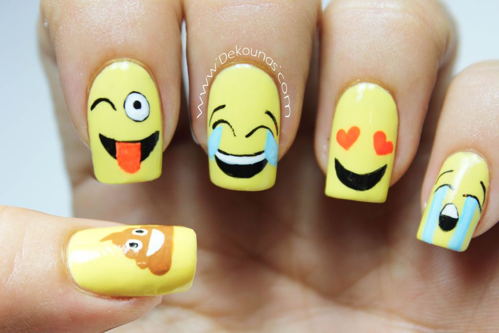 Diseño De Uñas De Emojes